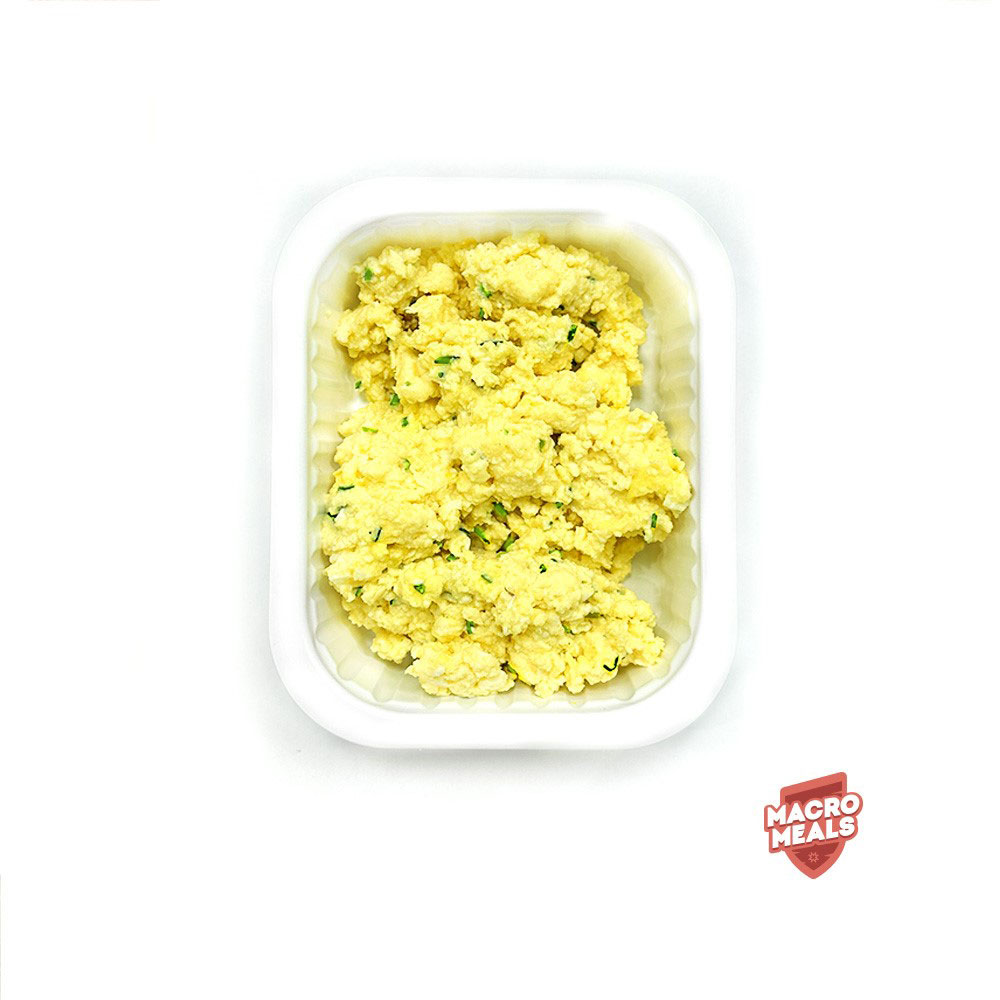 Mellanmål---Scrambled-eggs-&-chives---Macro-Meals